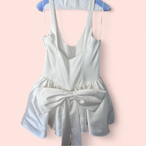 MESHKI Felicia Satin Mini Dress With Detachable Bow - Picture 2 of 4